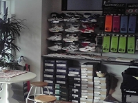 �ƥ˥���˼��������